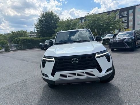 Used 2026 Lexus GX 550 AWD/4WD image 3