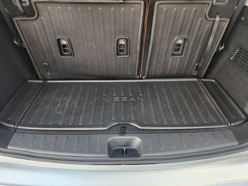 Used 2025 Nissan Pathfinder Platinum w/ Lighting Package (N93) FWD image 32