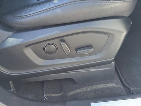 Used 2023 Ford Explorer Limited image 37