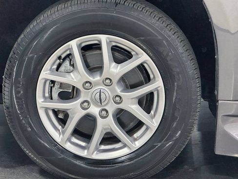 Used 2022 Chrysler Pacifica Touring-L FWD image 13