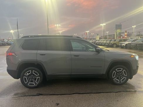 New 2026 Jeep Cherokee Laredo image 8