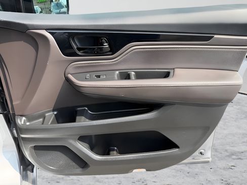 Used 2022 Honda Odyssey Elite image 37