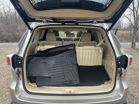 Used 2015 Toyota Highlander XLE image 11