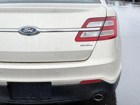 Used 2018 Ford Taurus SEL w/ Equipment Group 201A image 11