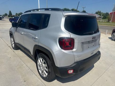 Used 2020 Jeep Renegade Latitude w/ LED Lighting Group AWD/4WD image 3