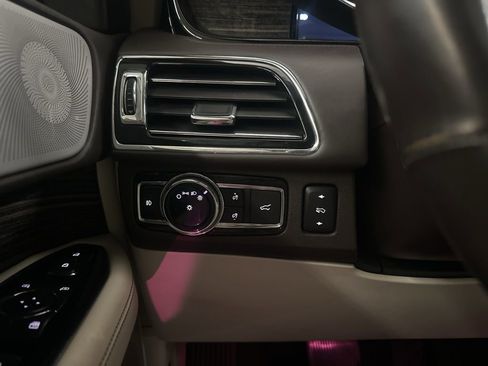 Used 2020 Lincoln Navigator Black Label w/ Cargo Convenience Package image 24