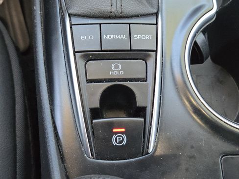 Used 2020 Toyota Camry XSE image 20