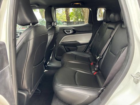 Used 2025 Jeep Compass Limited AWD/4WD image 34
