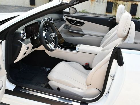 Used 2024 Mercedes-Benz CLE 300 4MATIC Cabriolet image 14