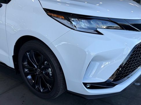New 2026 Toyota Sienna XSE FWD image 8