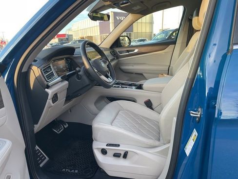 Certified 2025 Volkswagen Atlas SEL Premium R-Line image 7
