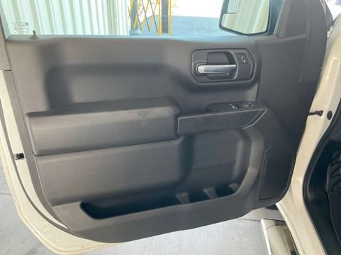 Used 2023 GMC Sierra 1500 Pro w/ Pro Value Package RWD image 4