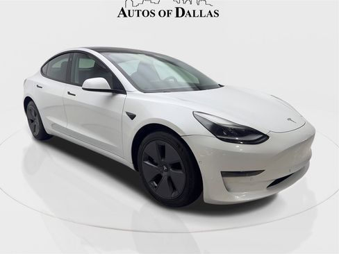 Used 2021 Tesla Model 3 Standard Range Plus image 4