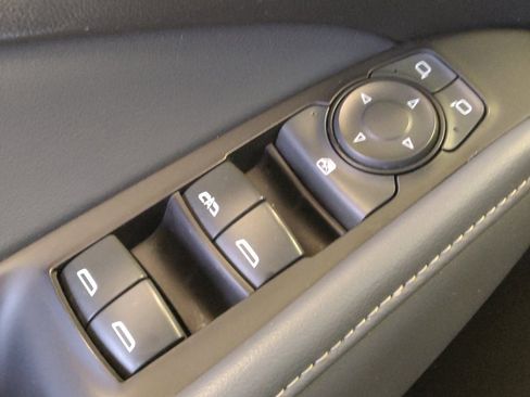 Used 2019 Buick Enclave Essence FWD image 27
