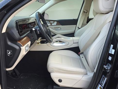 Used 2024 Mercedes-Benz GLS 450 4MATIC image 10