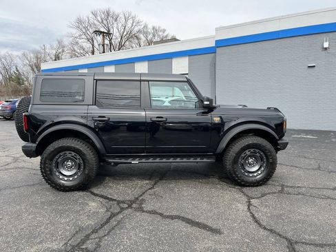 Used 2024 Ford Bronco Badlands image 8