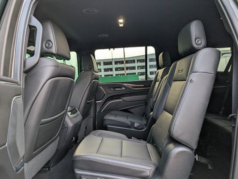 Used 2021 Cadillac Escalade ESV Luxury image 14