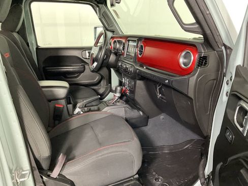 Used 2023 Jeep Wrangler Unlimited Rubicon w/ Cold Weather Group AWD/4WD image 23