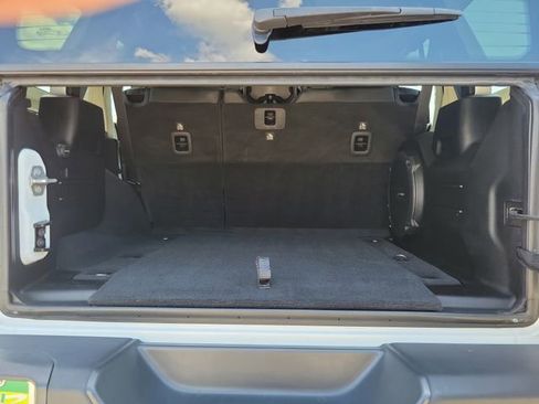 Used 2021 Jeep Wrangler Unlimited Rubicon AWD/4WD image 9