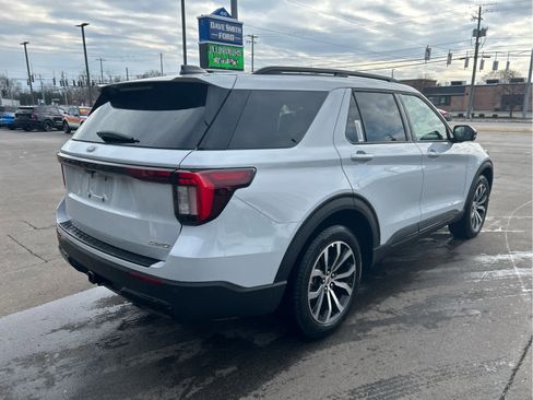 New 2026 Ford Explorer ST-Line image 10