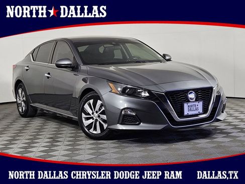Used 2022 Nissan Altima 2.5 S image 1