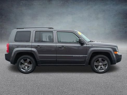 Used 2015 Jeep Patriot High Altitude FWD image 10