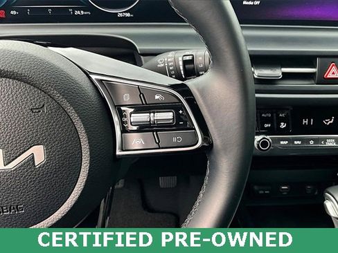 Certified 2024 Kia Seltos EX image 17