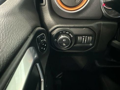 Used 2022 Jeep Gladiator Mojave w/ Cold Weather Group AWD/4WD image 25