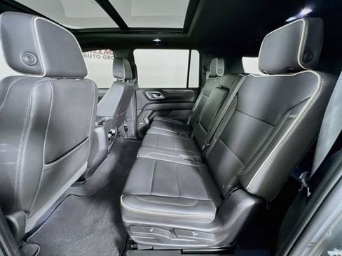 Used 2023 GMC Yukon XL SLT AWD/4WD image 24