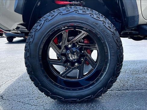 Used 2016 Toyota Tacoma TRD Off-Road w/ Towing Package image 34