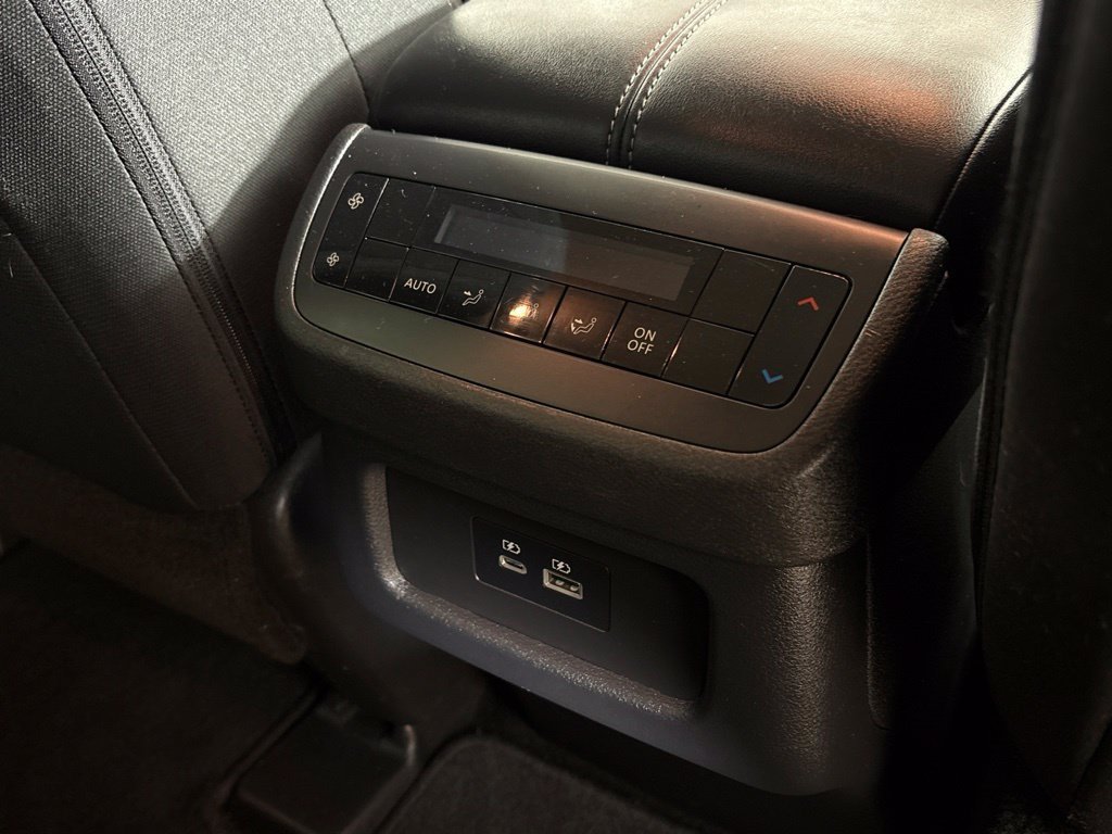Used 2024 Nissan Pathfinder SV FWD image 21