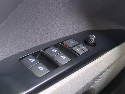 Used 2019 Toyota Camry SE w/ Convenience Package FWD image 28