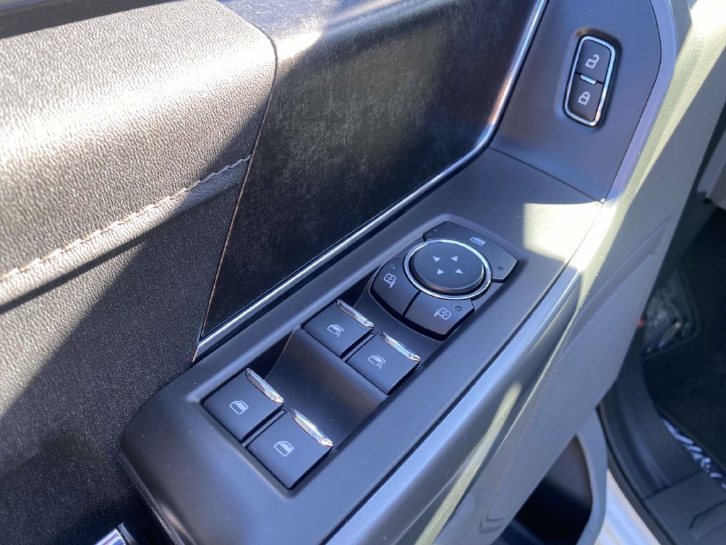 Used 2023 Ford F150 Lightning XLT AWD/4WD image 18