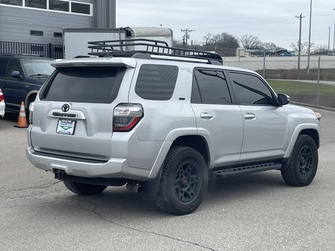 Used 2021 Toyota 4Runner SR5 Premium w/ Moonroof Package image 5