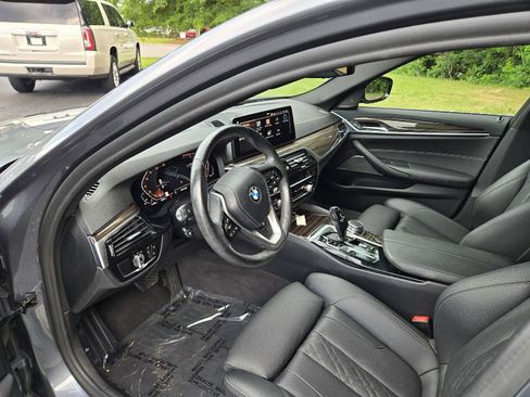 Used 2021 BMW 530i xDrive w/ Premium Package AWD/4WD image 6