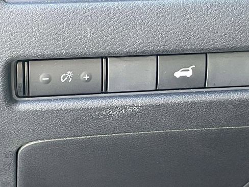 Used 2023 Nissan Rogue SL w/ SL Premium Package image 19