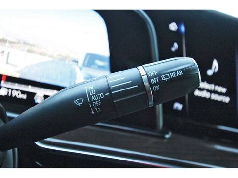 Certified 2024 Cadillac Escalade Sport Platinum w/ LPO, ONYX Package image 19