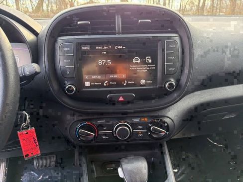 Used 2023 Kia Soul LX w/ LX Technology Package image 23