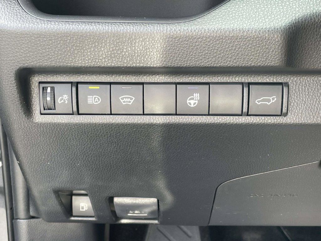 Used 2025 Toyota RAV4 XLE Premium w/ Weather Package AWD/4WD image 29