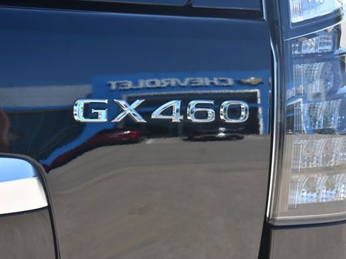 Used 2023 Lexus GX 460 Luxury w/ Sport Design Package AWD/4WD image 7