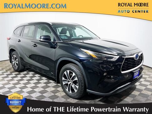 Used 2023 Toyota Highlander XLE AWD/4WD image 1