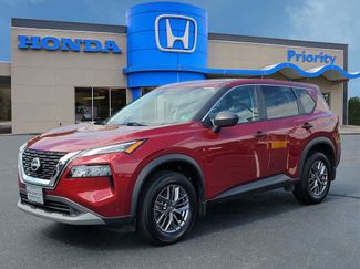 Used 2023 Nissan Rogue S image 1