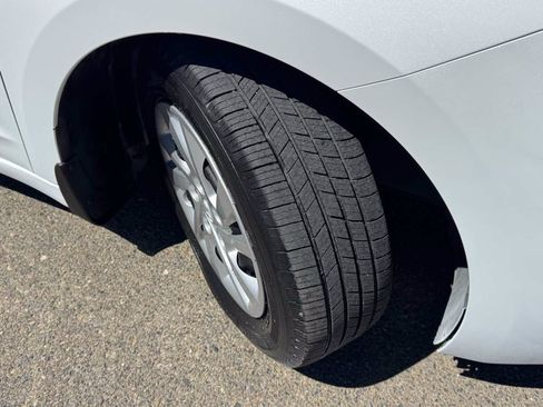 Used 2019 Hyundai Elantra SE FWD image 34
