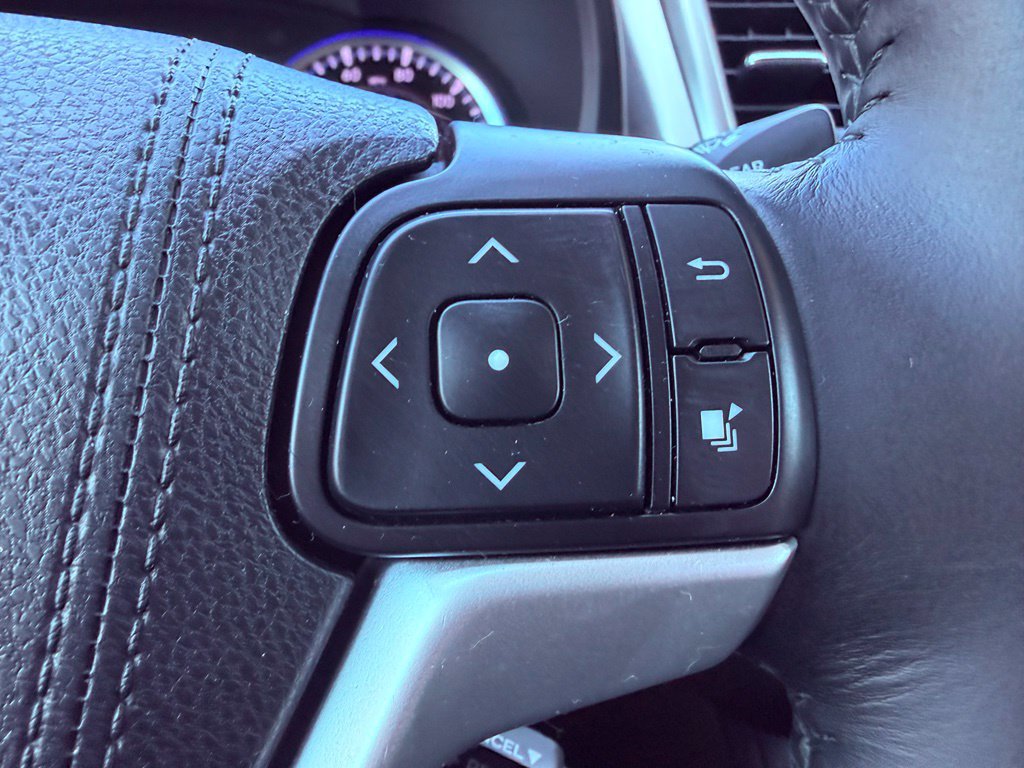 Used 2016 Toyota Highlander XLE FWD image 21