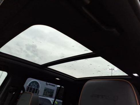 Used 2022 GMC Yukon AT4 w/ Technology Package image 17