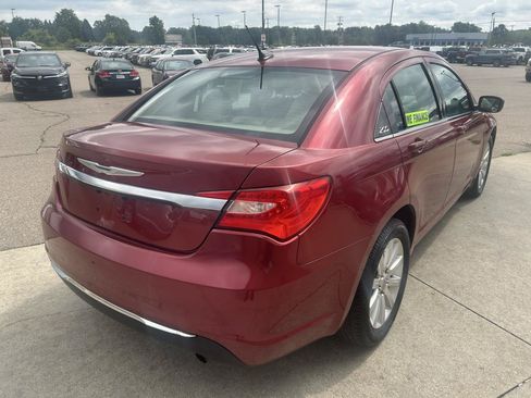 Used 2013 Chrysler 200 LX FWD image 5