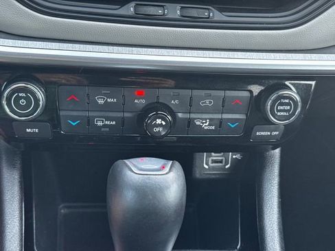Used 2025 Jeep Compass Limited AWD/4WD image 34