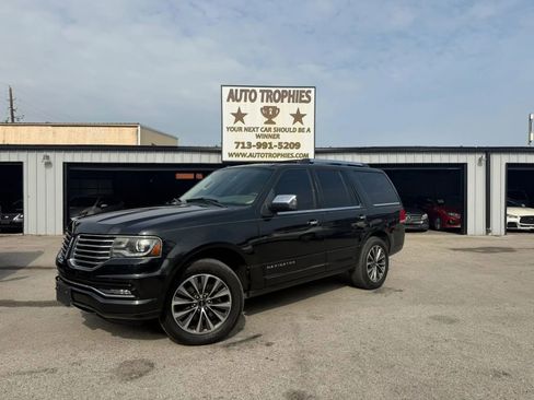 Used 2015 Lincoln Navigator 4WD image 1