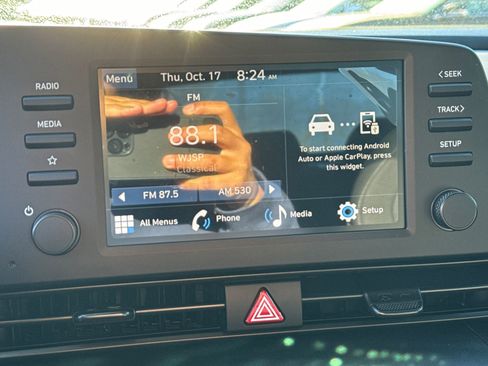 Certified 2025 Hyundai Elantra Sport image 29