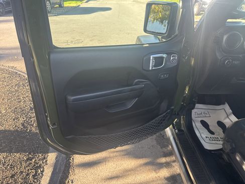 Used 2022 Jeep Wrangler Unlimited Sport image 15
